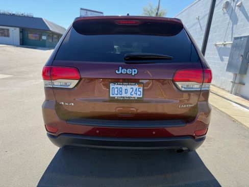 Used 2019 Jeep Grand Cherokee Laredo image 5