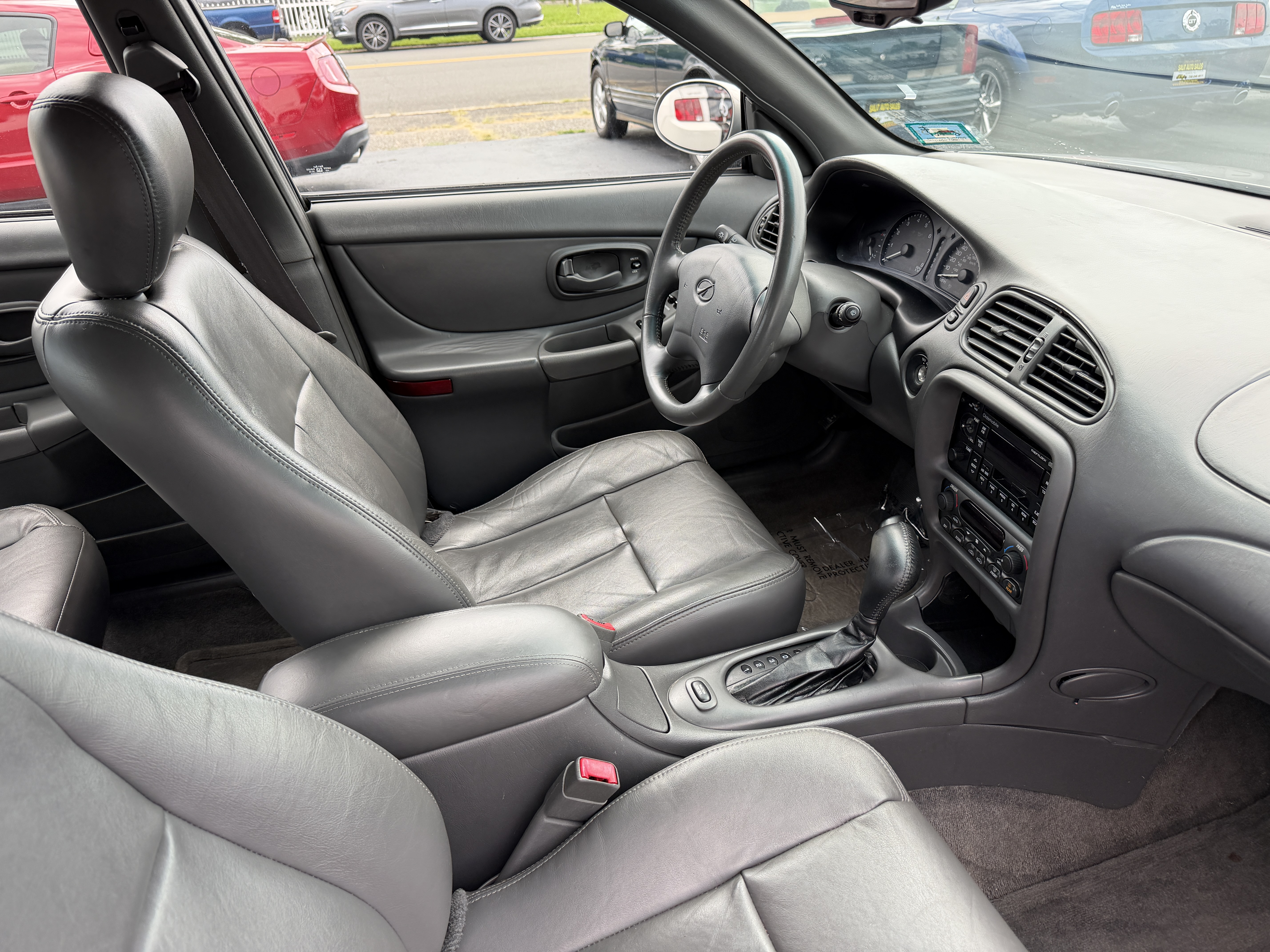 Used 2000 Oldsmobile Intrigue GL FWD image 17