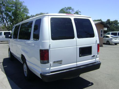 Used 2008 Ford E-350 and Econoline 350 Extended Wagon Super Duty RWD image 5