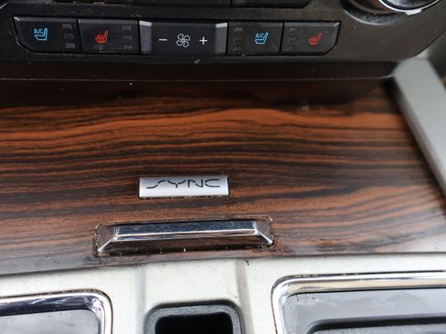 Used 2015 Ford F150 Lariat image 31