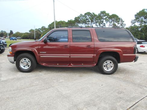 Used 2000 Chevrolet Suburban 2500 LT AWD/4WD image 4