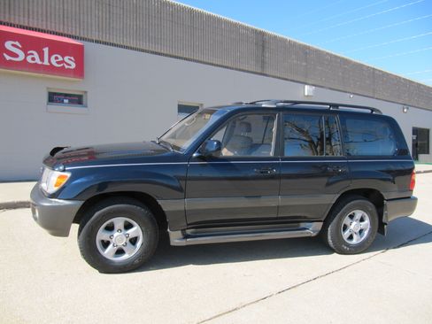 Used 2000 Toyota Land Cruiser image 1