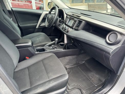 Used 2018 Toyota RAV4 AWD LE image 13