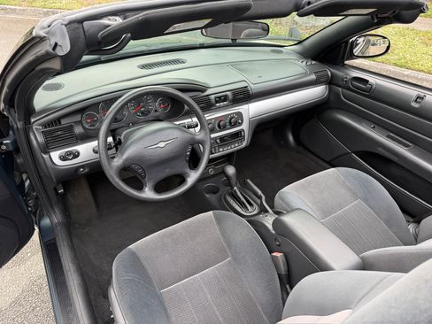 Used 2005 Chrysler Sebring Touring image 8