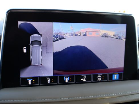 Used 2021 Chevrolet Suburban Premier image 34