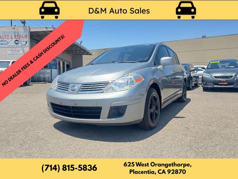 Used 2008 Nissan Versa Hatchback FWD image 1