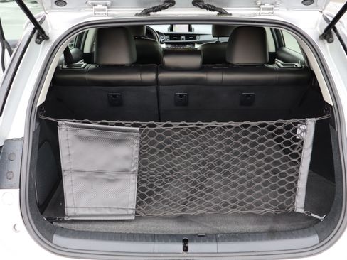 Used 2013 Lexus CT 200h Premium image 32