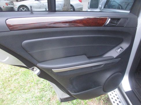 Used 2011 Mercedes-Benz ML 350 image 11