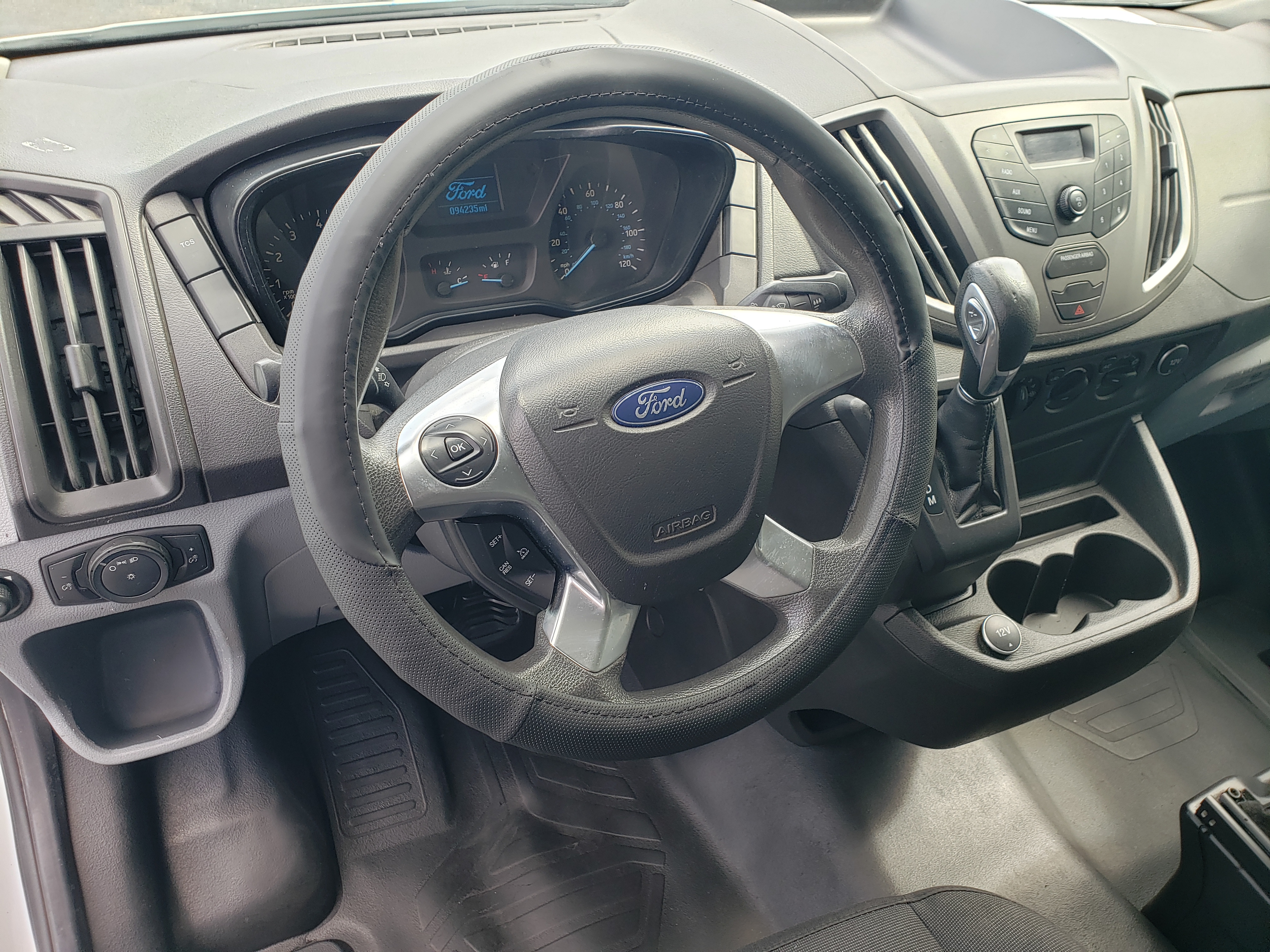 Used 2018 Ford Transit 250 130 Low Roof RWD image 10