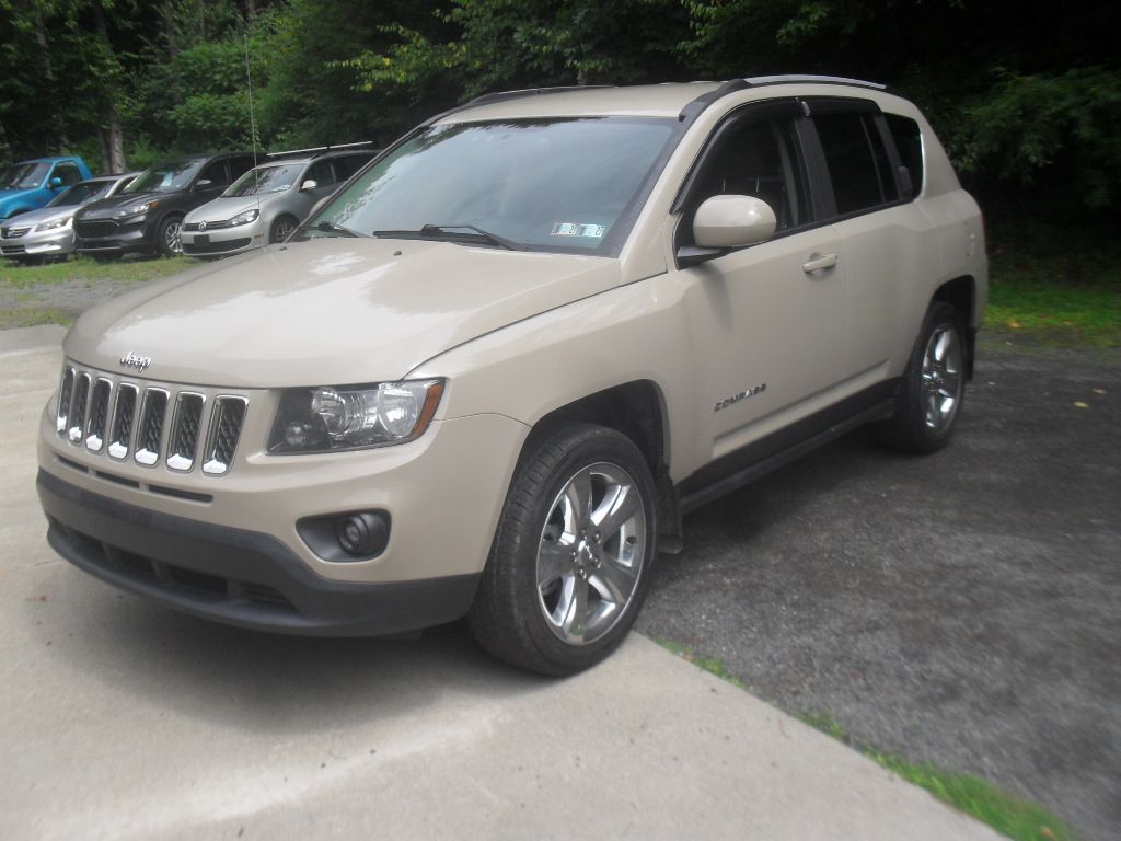 Used 2016 Jeep Compass 4WD Latitude image 1