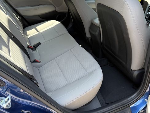 Used 2020 Hyundai Elantra SE Sedan FWD image 8