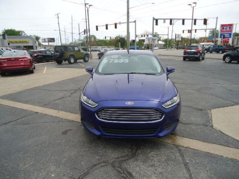 Used 2015 Ford Fusion SE FWD image 5