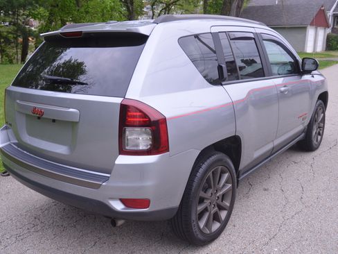 Used 2016 Jeep Compass 75th Anniversary AWD/4WD image 5
