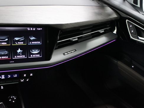 Used 2024 Audi Q4 e-tron Premium Plus image 30