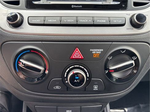 Used 2020 Hyundai Accent SE image 23