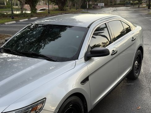 Used 2016 Ford Taurus image 22