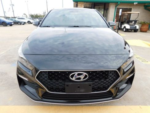 Used 2019 Hyundai Elantra GT N Line image 3