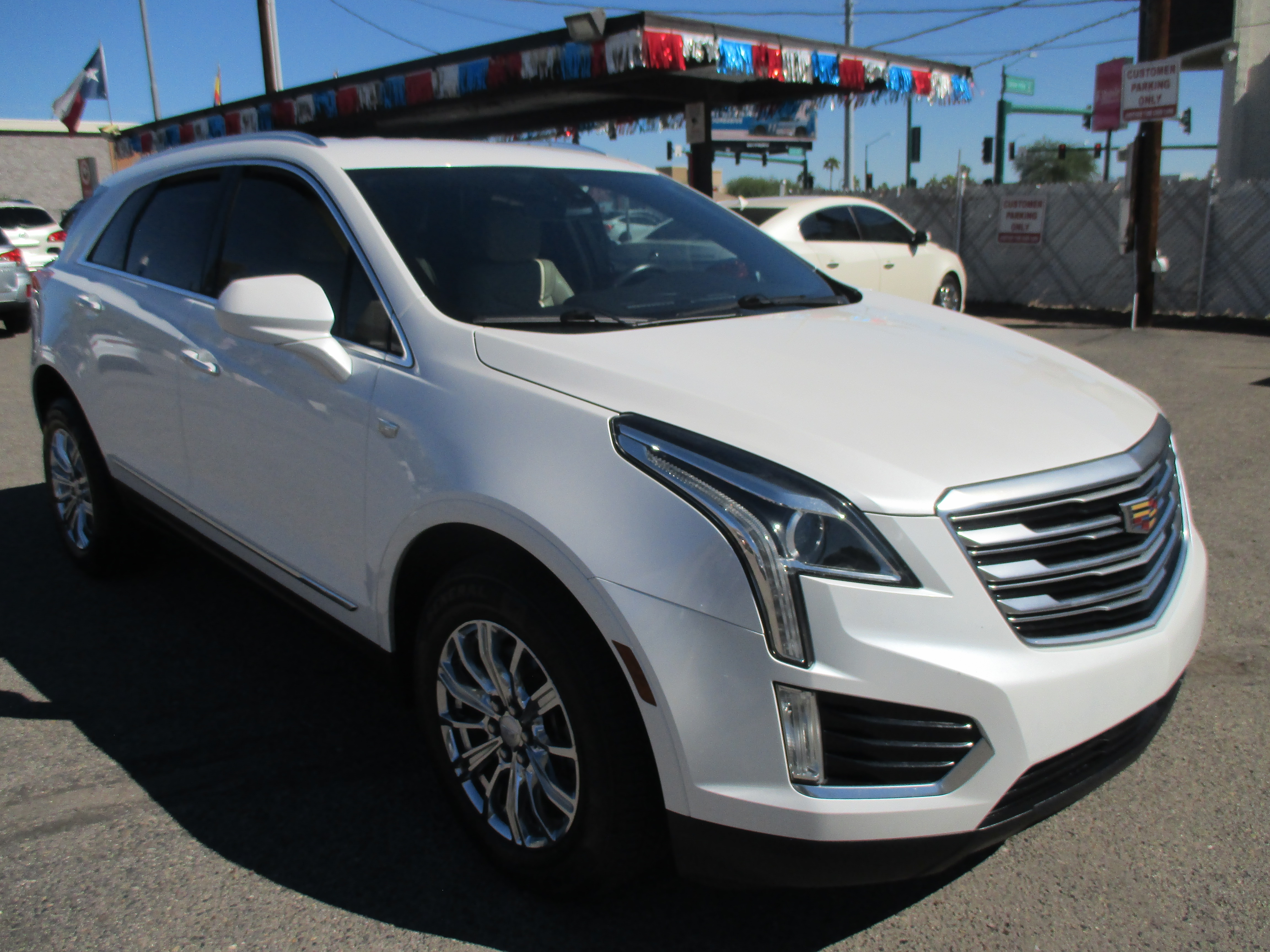 Used 2017 Cadillac XT5 Luxury Sport Utility 4D FWD image 1