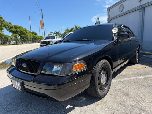 Used 2011 Ford Crown Victoria Police Interceptor RWD image 4