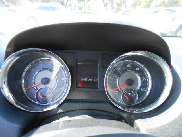Used 2014 Chrysler Town & Country Touring-L FWD image 12