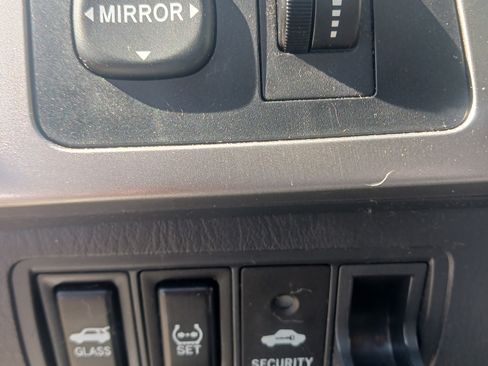 Used 2006 Toyota Matrix XR image 35