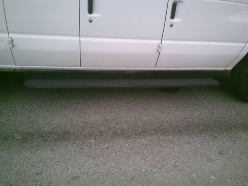 Used 2009 Ford E-250 and Econoline 250 Club Wagon image 3