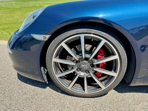 Used 2013 Porsche 911 Carrera S Coupe RWD image 16