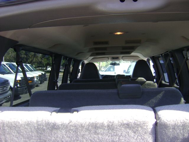 Used 2015 Chevrolet Express 3500 LT Extended Passenger RWD image 10