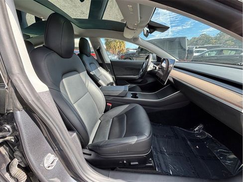 Used 2020 Tesla Model 3 Performance image 37