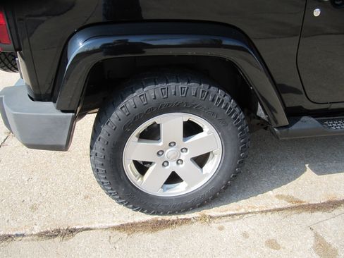 Used 2008 Jeep Wrangler Unlimited Sahara image 9