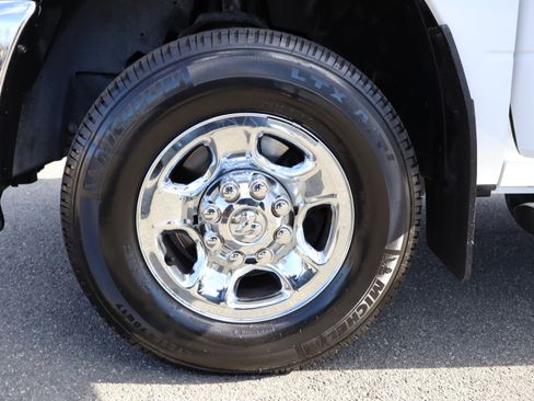 Used 2013 RAM 2500 SLT image 35