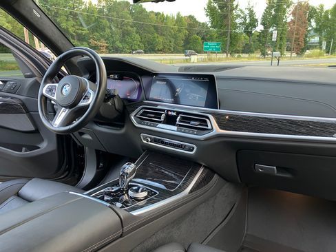 Used 2022 BMW X7 M50i AWD/4WD image 13