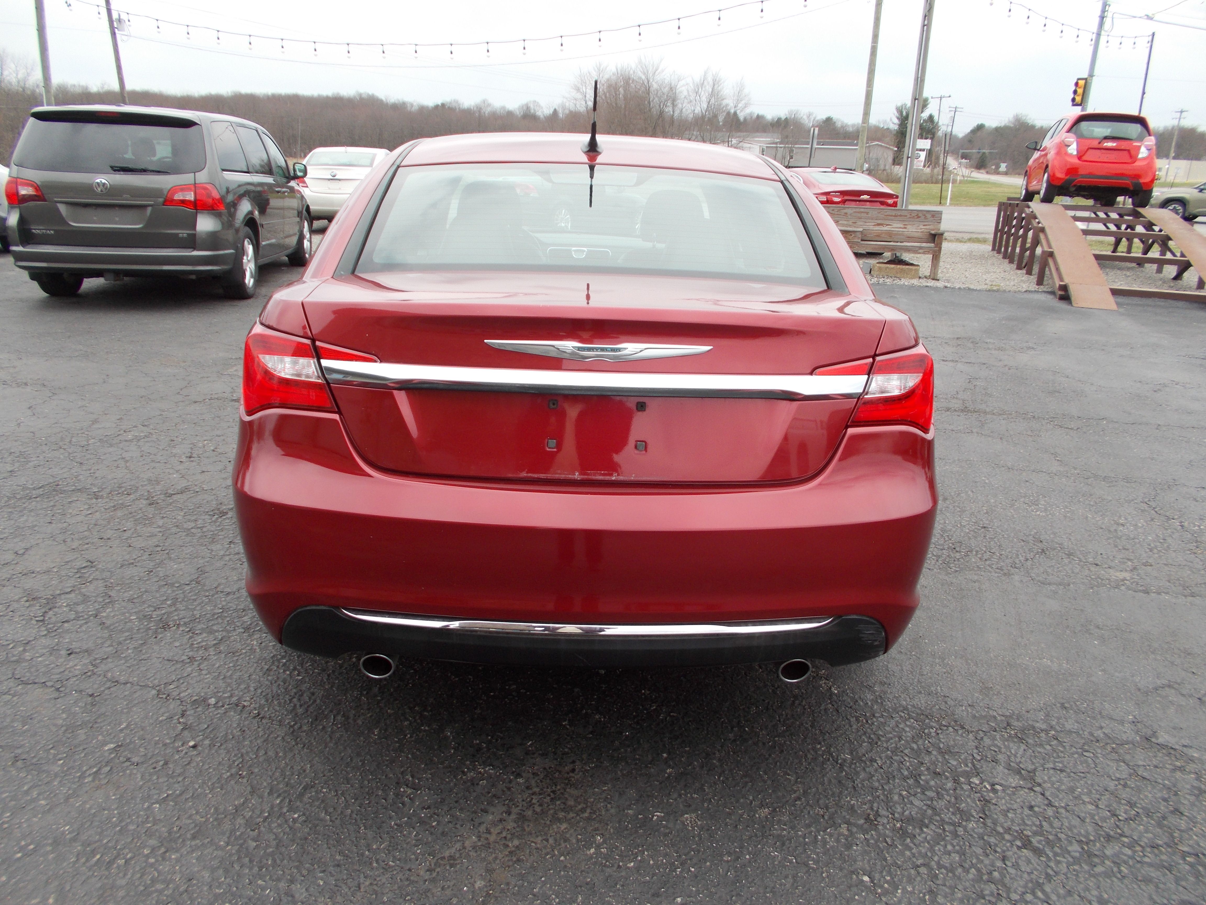 Used 2013 Chrysler 200 Limited FWD image 6