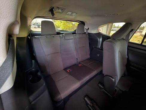 Used 2021 Toyota Highlander AWD LE V6 image 17