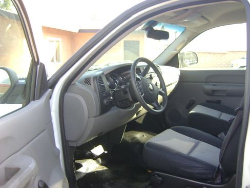 Used 2009 Chevrolet Silverado 2500 W/T image 9