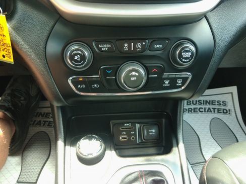 Used 2016 Jeep Cherokee 4WD Trailhawk image 62