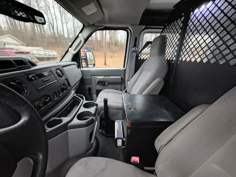 Used 2013 Ford E-250 and Econoline 250 image 16