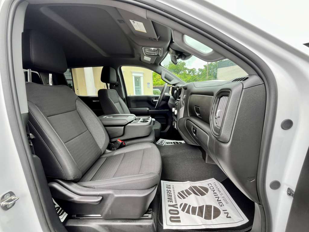 Used 2024 GMC Sierra 1500 4x4 Crew Cab Pro image 7
