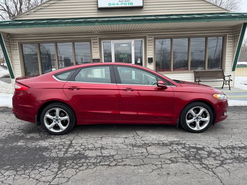 Used 2016 Ford Fusion SE image 1