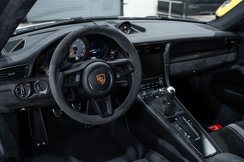 Used 2018 Porsche 911 GT3 RWD image 48