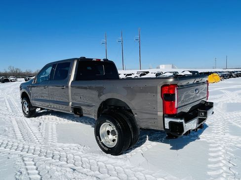 Used 2023 Ford F350 Lariat image 4