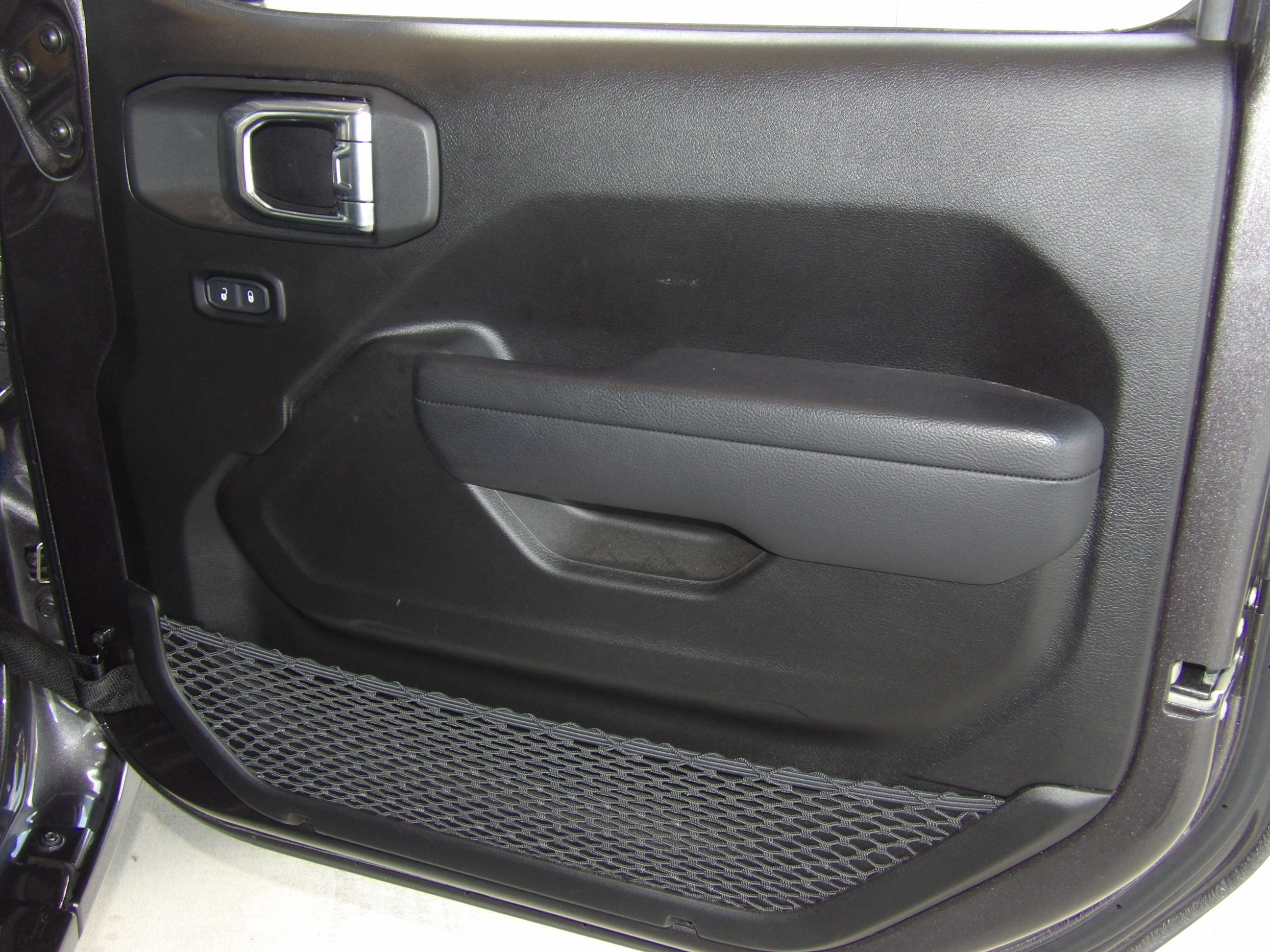 Used 2026 Jeep Wrangler 4WD Unlimited Sport image 25
