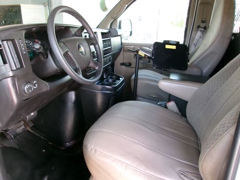 Used 2012 Chevrolet Express 2500 UNAVAIL RWD image 5