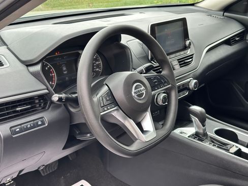 Used 2022 Nissan Altima 2.5 SV image 15
