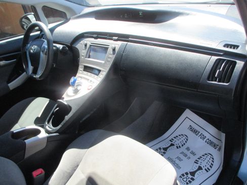 Used 2012 Toyota Prius Two image 3