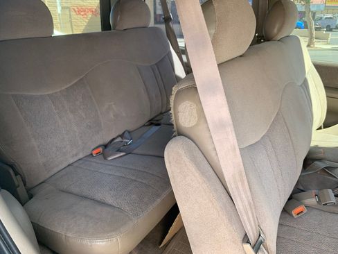 Used 2000 Chevrolet Astro image 15
