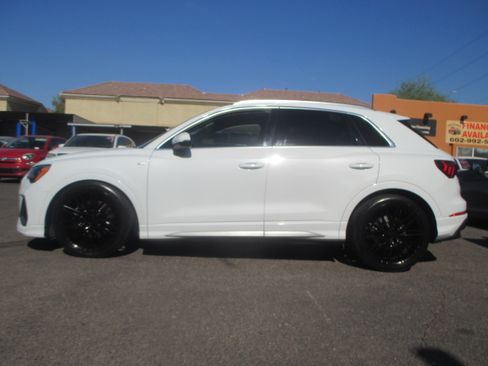 Used 2020 Audi Q3 quattro 2.0T Premium w/ S Line AWD/4WD image 2