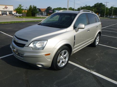 Used 2014 Chevrolet Captiva Sport LT image 2