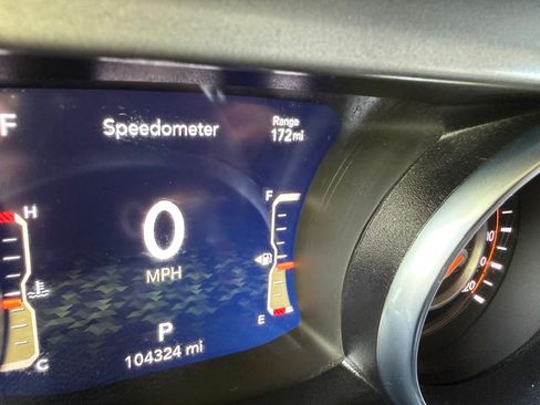 Used 2021 Jeep Gladiator Willys AWD/4WD image 11