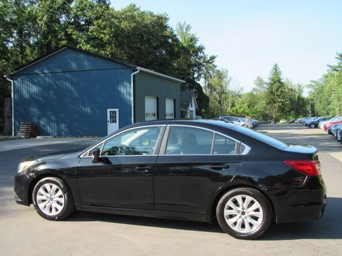 Used 2015 Subaru Legacy 2.5i Premium AWD/4WD image 4
